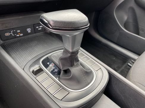 Used 2025 Hyundai Kona SEL FWD image 13