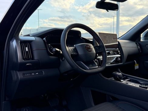 New 2026 Nissan Pathfinder SV image 10