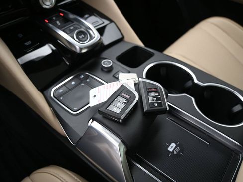 Used 2024 Acura MDX SH-AWD w/ Technology Package image 5