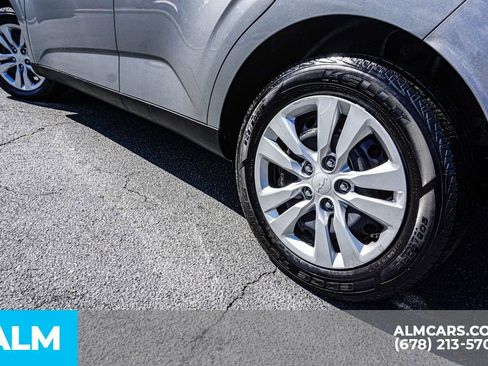 Used 2023 Kia Soul LX image 17