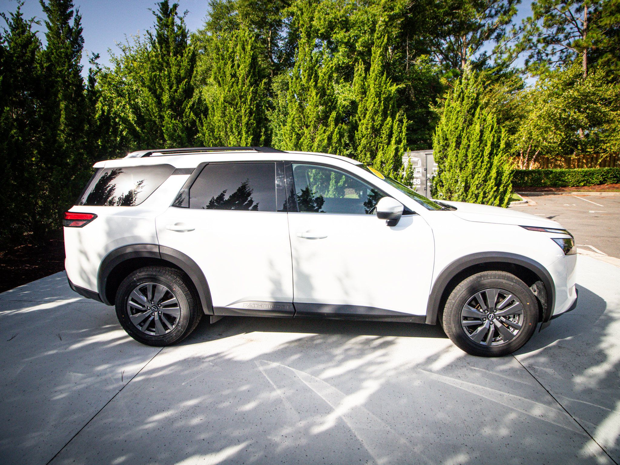 Used 2025 Nissan Pathfinder SV AWD/4WD image 11