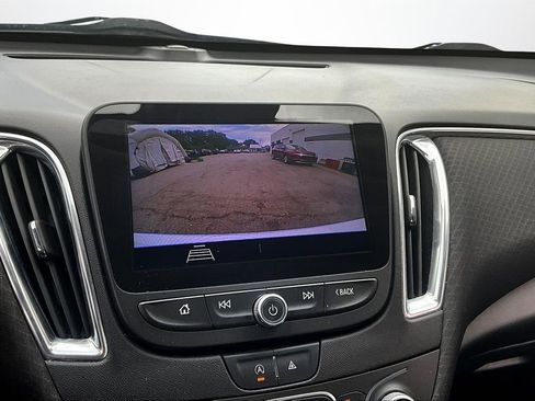 Used 2020 Chevrolet Malibu LT image 14