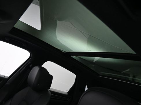 Certified 2023 Porsche Cayenne image 8