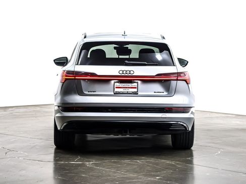 Used 2022 Audi e-tron Premium w/ Convenience Plus Package image 5