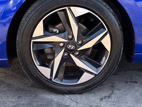 Used 2023 Hyundai Elantra SEL w/ Convenience Package image 45