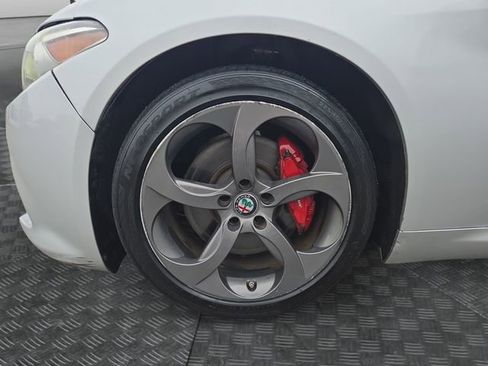 Used 2017 Alfa Romeo Giulia AWD w/ Sport Appearance Package image 35