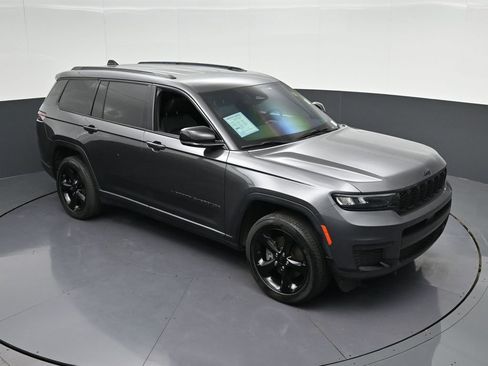 Used 2023 Jeep Grand Cherokee L Laredo RWD image 27