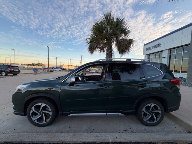 Used 2024 Subaru Forester Touring w/ Convenience Package AWD/4WD image 4
