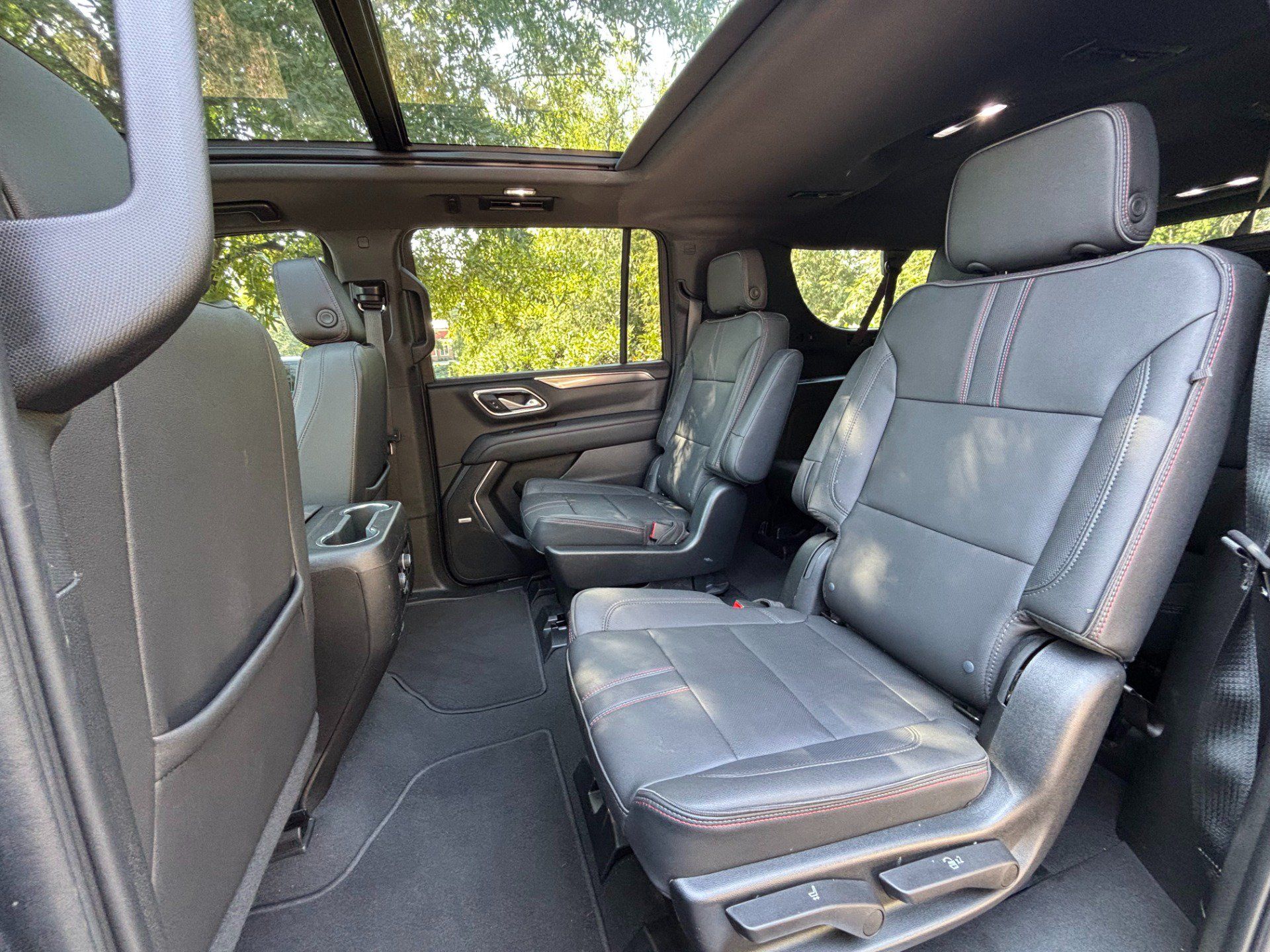 Used 2023 Chevrolet Suburban RST w/ Sport Performance Package AWD/4WD image 24