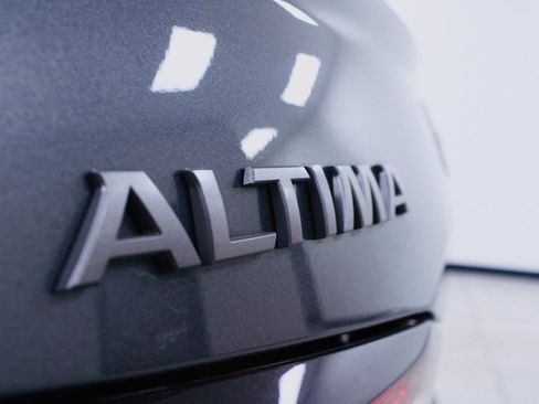 Used 2025 Nissan Altima 2.5 SV image 4