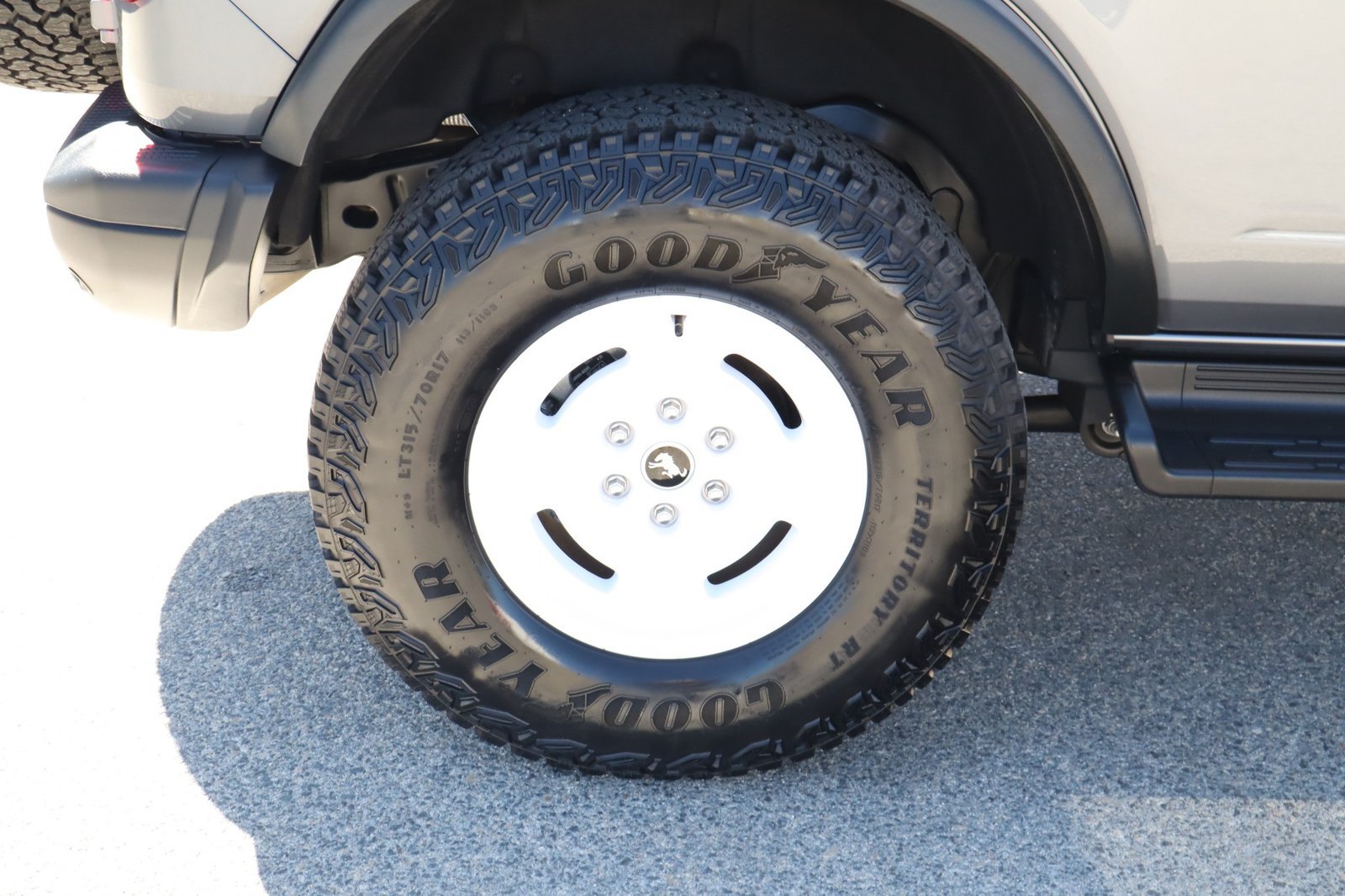Used 2025 Ford Bronco Heritage Edition AWD/4WD image 11