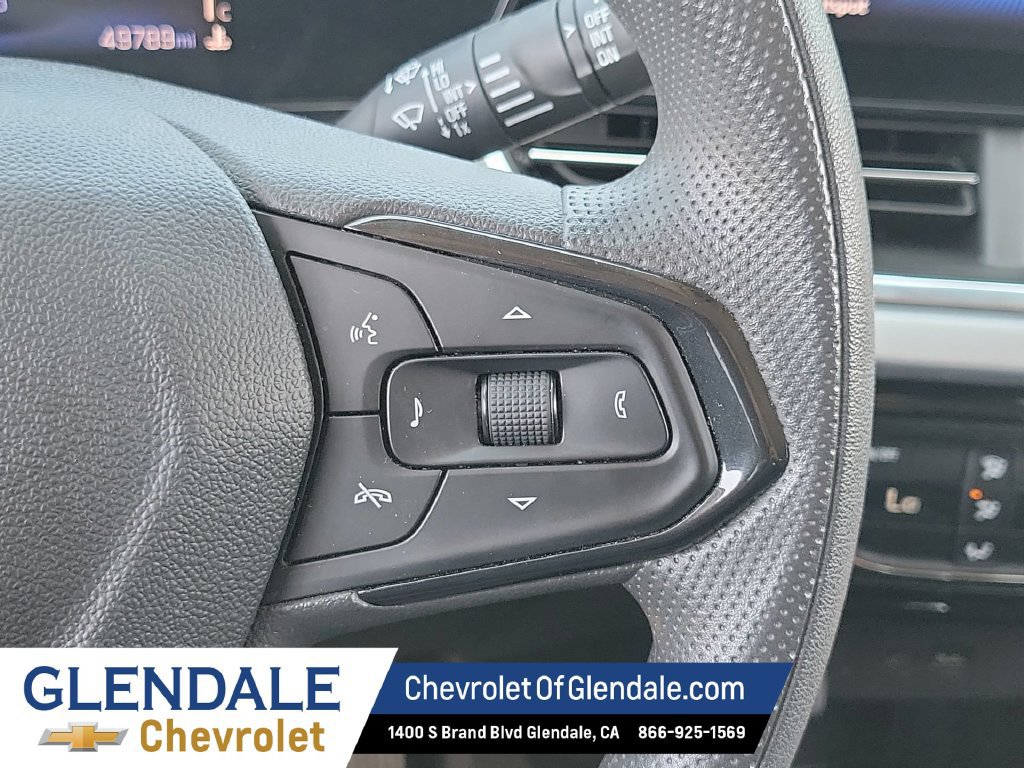 Used 2025 Chevrolet Trax LT FWD image 23