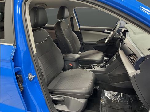 Used 2023 Volkswagen Taos SE w/ Black Wheel Package image 28