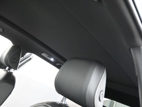 Used 2022 Volkswagen Tiguan SE R-Line AWD/4WD image 12