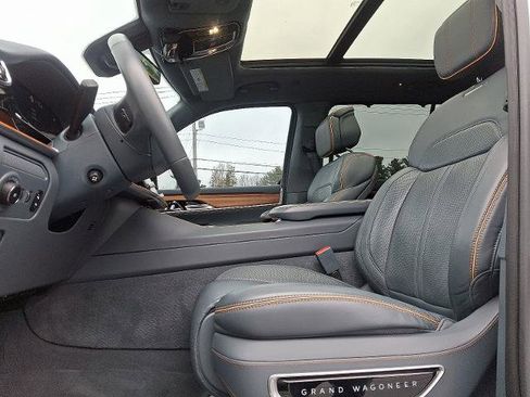 Used 2023 Jeep Grand Wagoneer Series II image 13