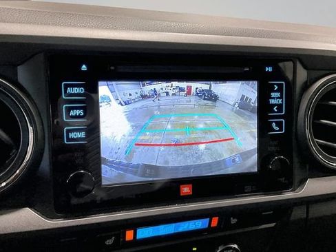 Used 2017 Toyota Tacoma TRD Off-Road AWD/4WD image 23
