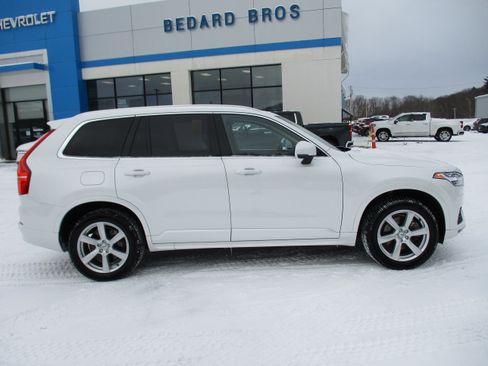 Certified 2023 Volvo XC90 B5 Core w/ Climate Package image 4