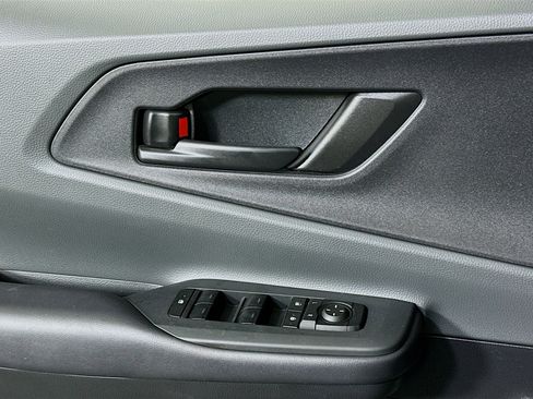 Used 2025 Toyota Prius LE image 15