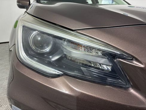 Used 2019 Subaru Outback 2.5i Touring AWD/4WD image 2