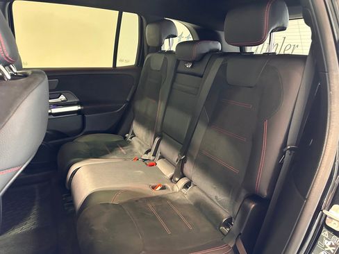 Certified 2024 Mercedes-Benz GLB 250 4MATIC image 31