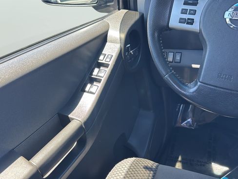 Used 2013 Nissan Xterra PRO-4X AWD/4WD image 20