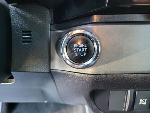 Used 2018 Toyota Tacoma TRD Sport image 25