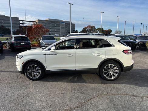 Used 2022 Lincoln Nautilus Reserve w/ Equipment Group 201A image 4