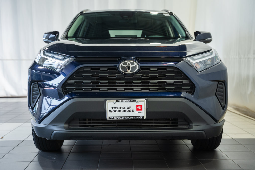 Used 2025 Toyota RAV4 XLE AWD/4WD image 2