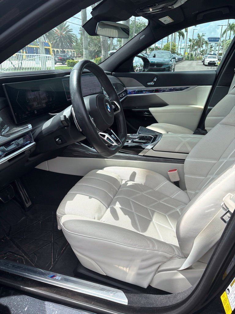 Used 2023 BMW 740i RWD image 4