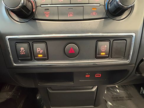 Used 2022 Nissan Titan SV w/ Accessory Utility Package image 4