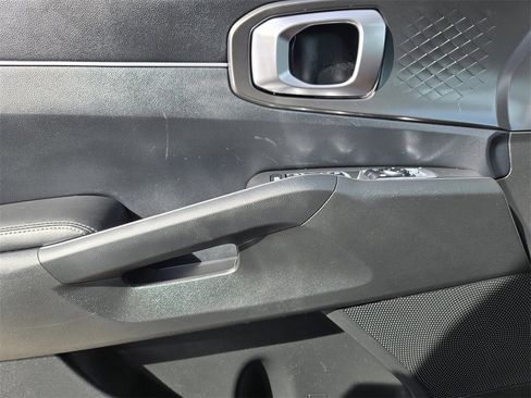 Certified 2025 Kia Sorento EX w/ EX Panoramic Sunroof Package image 25