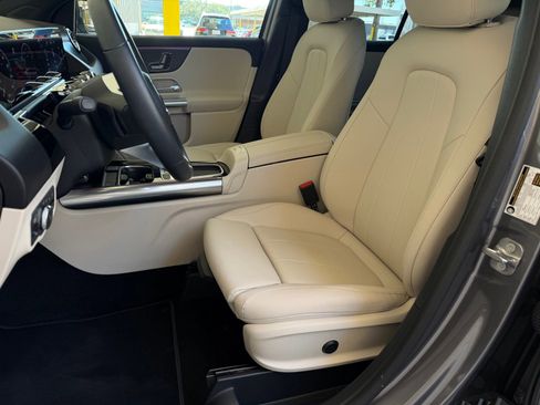 Certified 2025 Mercedes-Benz GLA 250 image 7