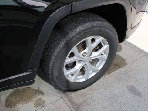 Used 2023 Jeep Grand Cherokee Limited AWD/4WD image 10