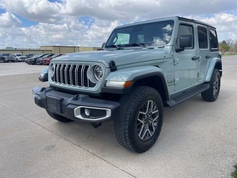 Used 2024 Jeep Wrangler Unlimited Sahara w/ Safety Group AWD/4WD image 6