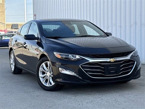 Used 2023 Chevrolet Malibu LT image 2