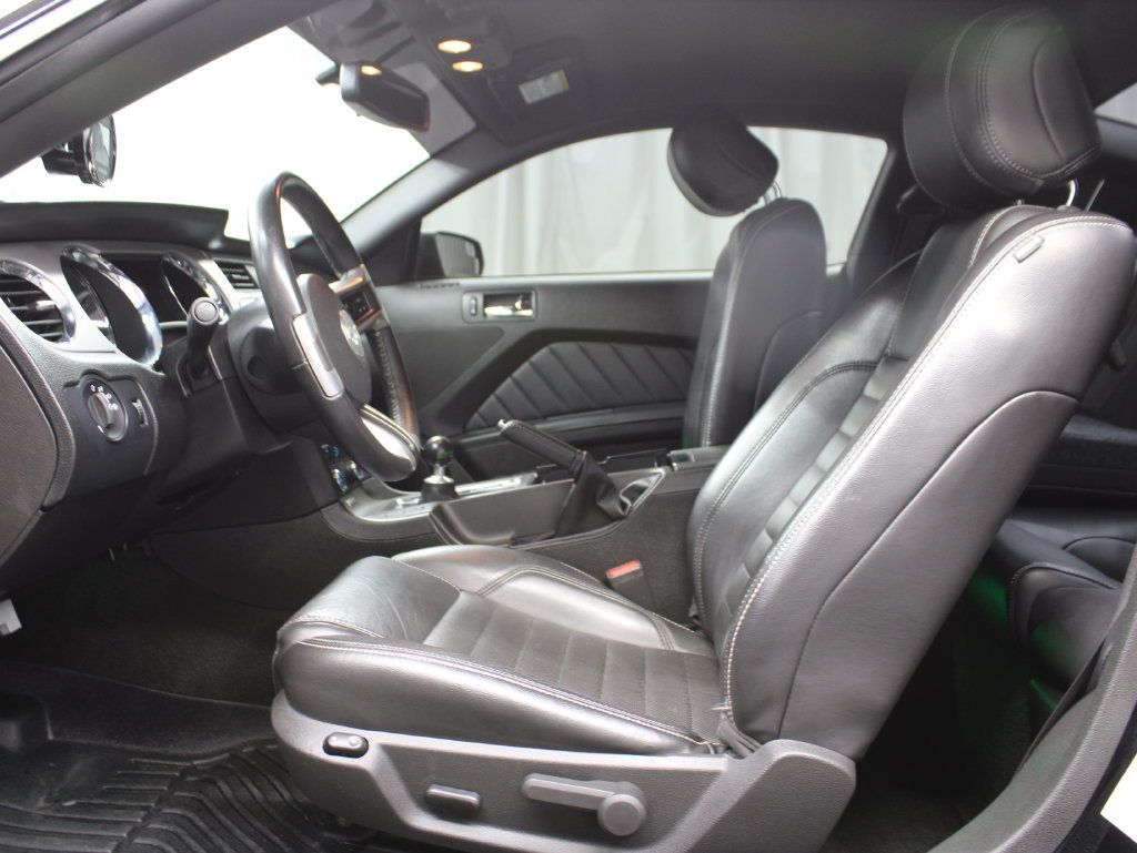 Used 2013 Ford Mustang GT Premium w/ Security Pkg RWD image 12