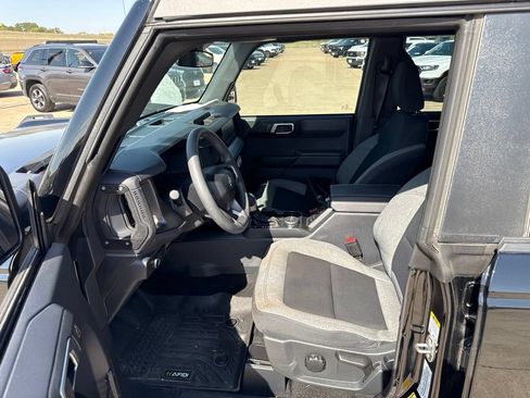 Used 2025 Ford Bronco 4-Door AWD/4WD image 19