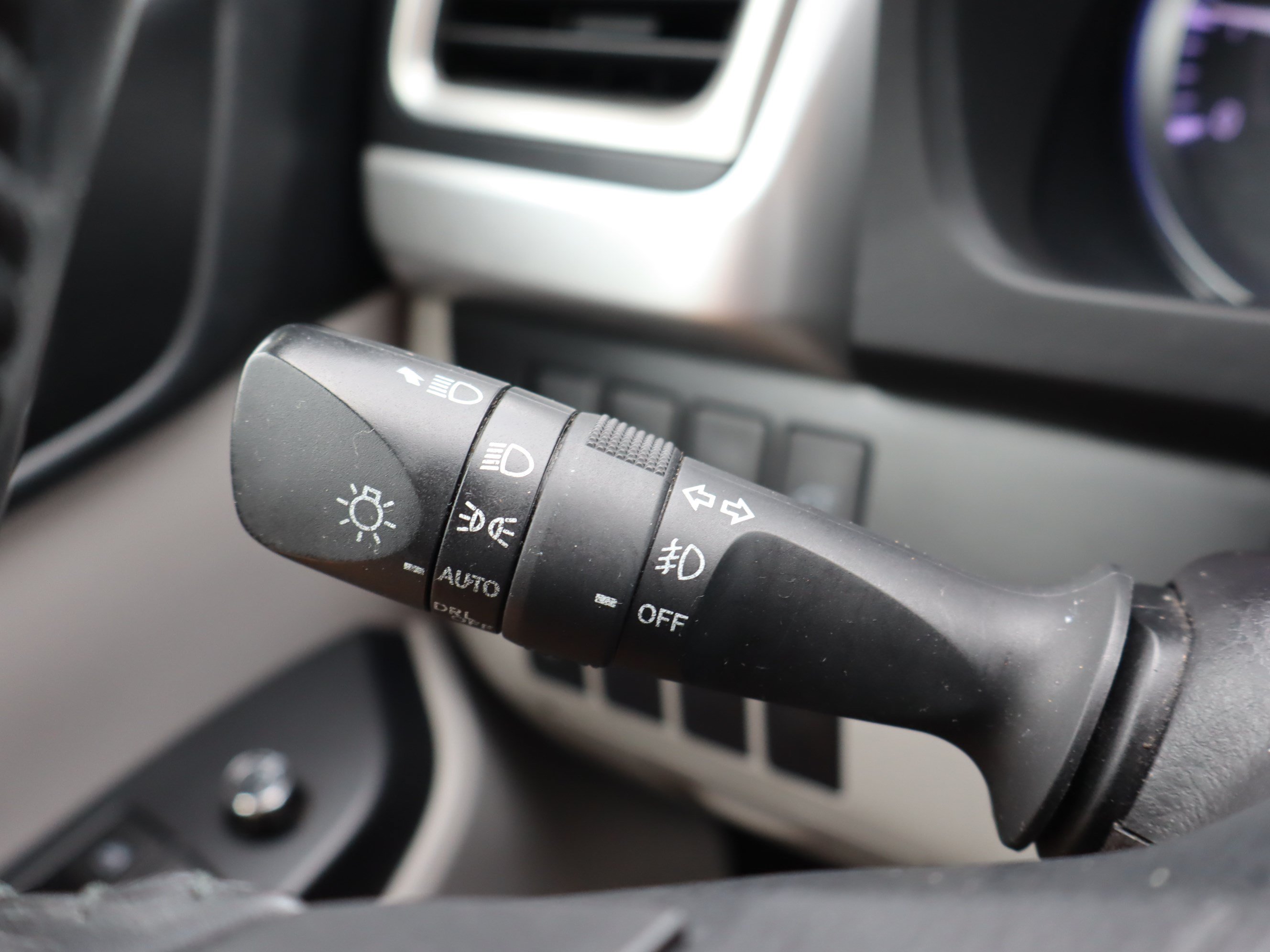 Used 2019 Toyota Highlander XLE FWD image 23