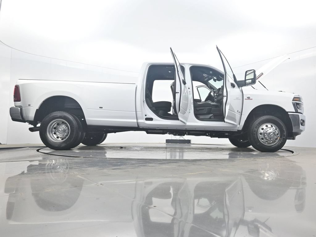 New 2026 RAM 3500 Big Horn AWD/4WD image 47