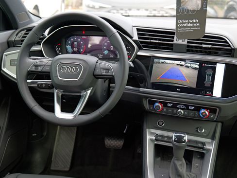 New 2025 Audi Q3 2.0T Premium image 34