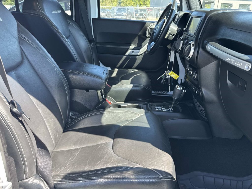 Used 2015 Jeep Wrangler Unlimited Rubicon AWD/4WD image 28