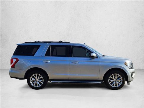 Used 2020 Ford Expedition XLT w/ Equipment Group 202A RWD image 4