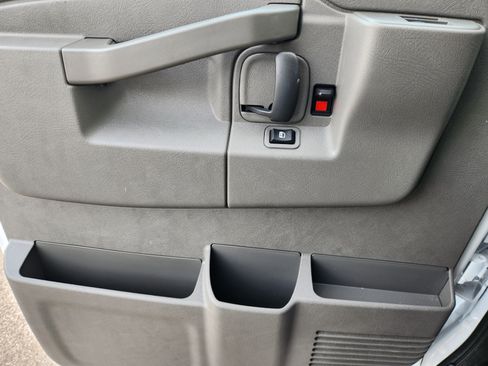 New 2025 Chevrolet Express 4500 w/ Power Convenience Package image 24