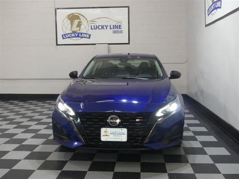 Used 2024 Nissan Altima 2.5 SR image 2