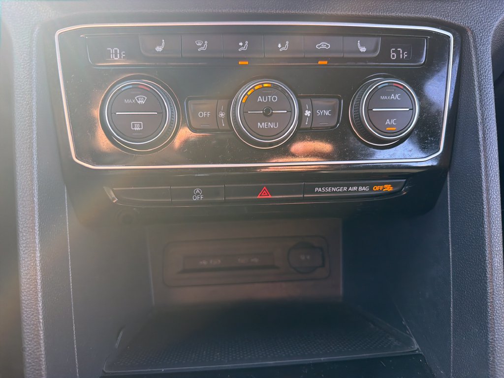 Certified 2023 Volkswagen Atlas Cross Sport SE AWD/4WD image 17