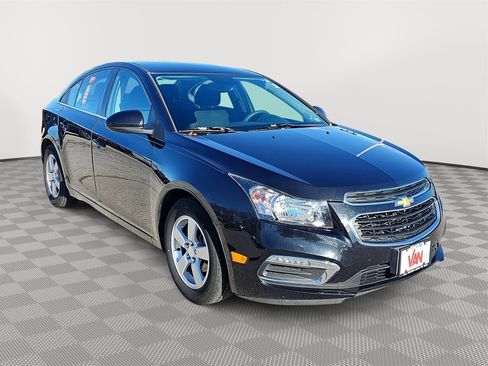 Used 2015 Chevrolet Cruze LT image 3