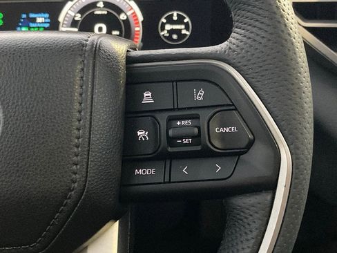 Used 2025 Toyota Tundra Limited image 16