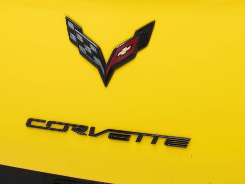 Used 2018 Chevrolet Corvette Z06 RWD image 16