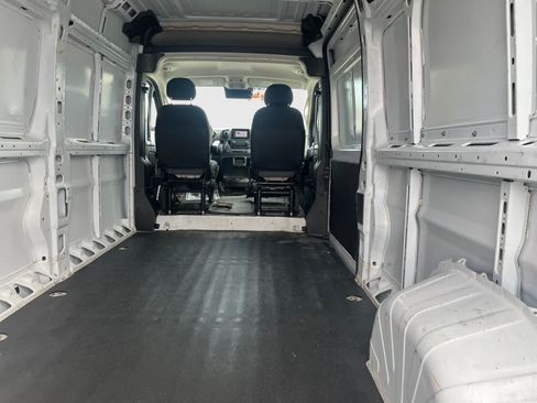 Used 2025 RAM ProMaster 2500 w/ Convenience Group FWD image 21
