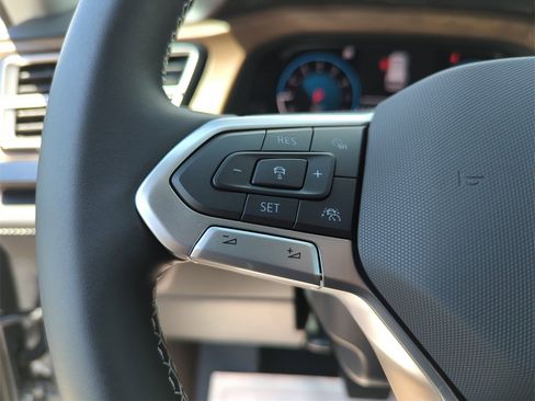 New 2026 Volkswagen Atlas SE image 37